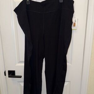 Old Navy Black Straight Leg Women's Cropped Pants